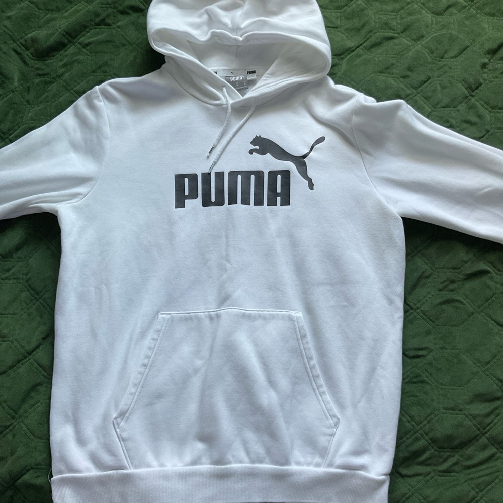 PUMA Men's White Hoodie Sweater